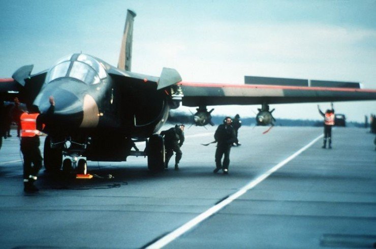 1379981852_f-111f_gbu-10_bound_for_libya