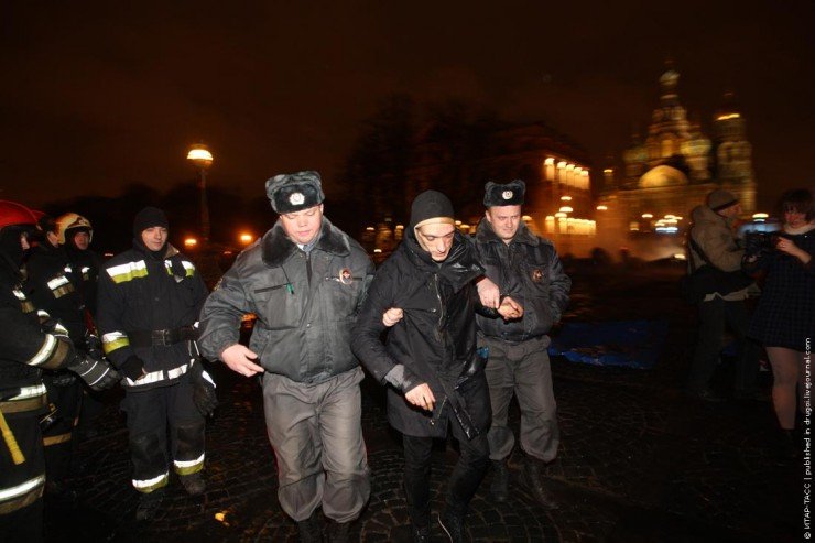 Акция "Свобода" П.Павленского в Санкт-Петербурге