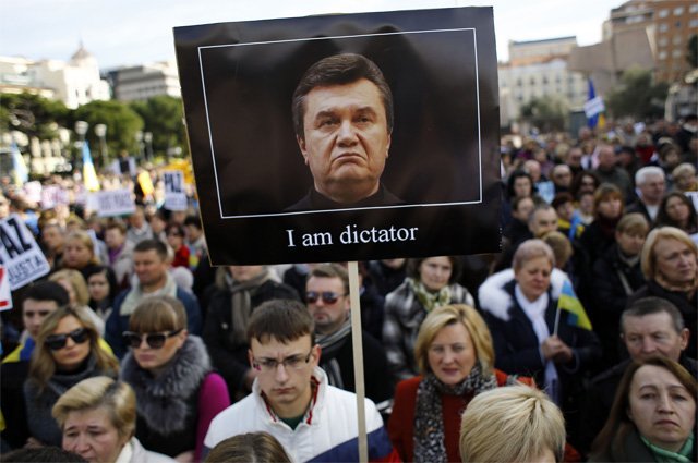 Шествие в поддержку протестов на Украине в Мадриде.