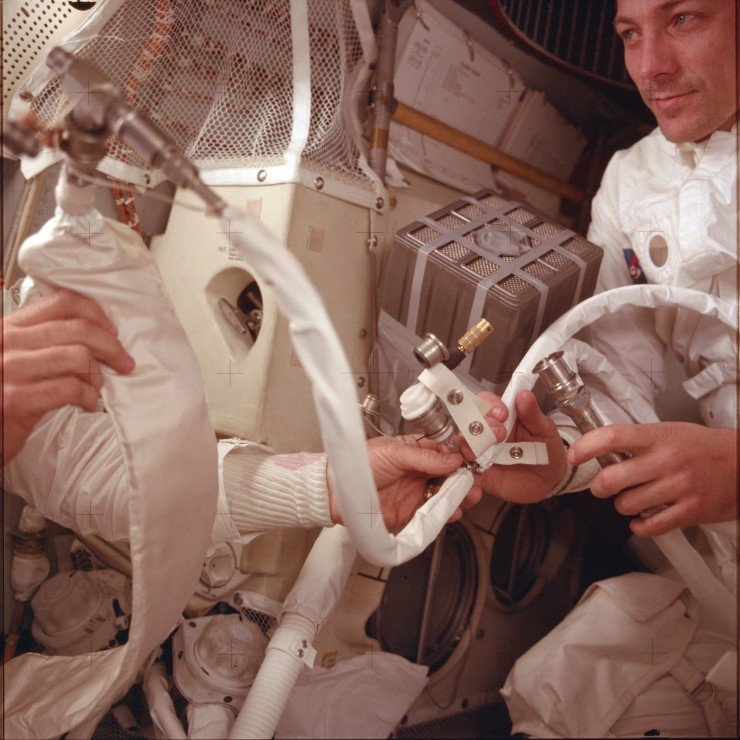 as11_40_5875