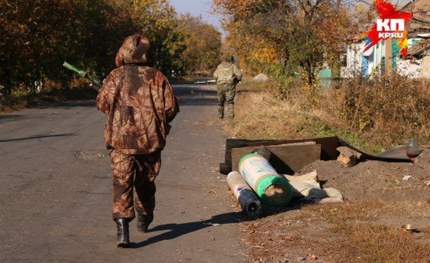 Поселок Никишино, две трети контролирует ополчение, на остальной территории — украинские войска.