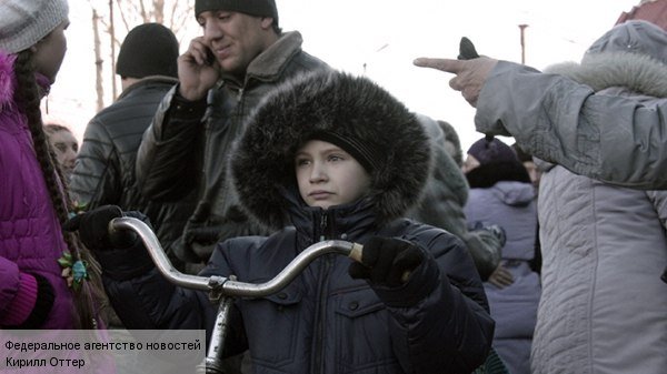 В Дебальцево уже месяц нет электричества, воду местное население берет из колодцев в частном секторе, газ подается эпизодически. Гуманитарную помощь раздали полностью.