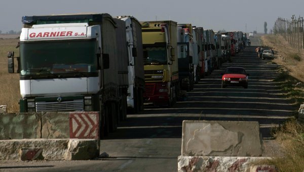 Транзит украинских грузовиков по России полностью приостановлен