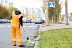 Комфорт и уют наших городов в руках работников жилищно-коммунальной отрасли (Фото: Vadim Ratnikov, Shutterstock)