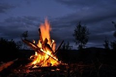 В древности возле костров совершались и человеческие жертвоприношения (Фото: Cristian Gusa, Shutterstock)