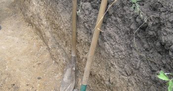 На Донбассе роют окопы