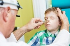 В нашей стране их называют ЛОР-врачами (Фото: Dmitry Kalinovsky, Shutterstock)
