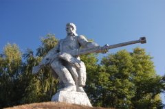 Монумент в память о битве за Киев (Фото: Sergey Kamshylin, Shutterstock)