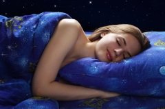 Иногда достаточно просто хорошо выспаться, чтобы восстановить психическое здоровье (Фото: AntonMaltsev, Shutterstock)