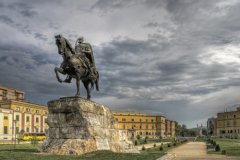 Столица Албании Тирана (Фото: versh, Shutterstock)