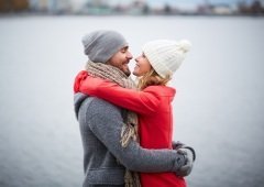 Объятия сопровождают нас на протяжении всей жизни... (Фото: Pressmaster, Shutterstock)
