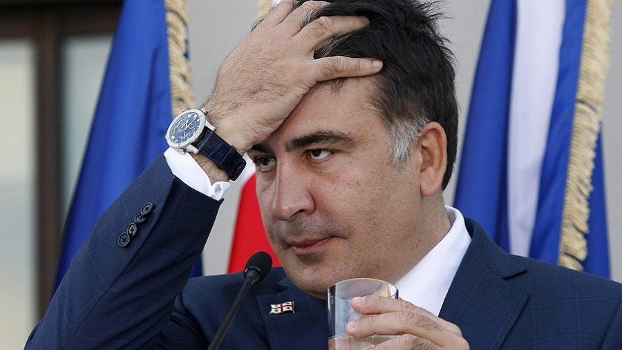 "На, кушай": депутат Рады предложил Саакашвили съесть галстук