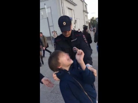 В Москве полиция задержала читавшего стихи ребенка. Видео расследование, новые факты, хроника событий.