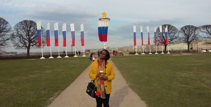 Что шокировало темнокожую британку в России. Видео