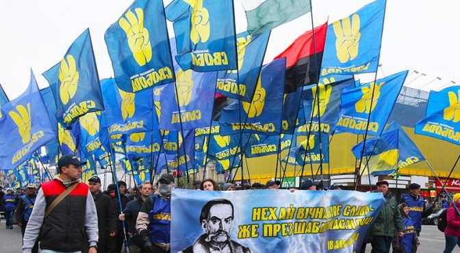 Ярые укропатриоты массово бегут в Россию