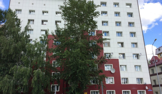 В Тюмени полностью сгорел фасад многоэтажного дома — последние новости, фото и видео с места событий.