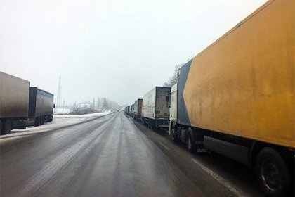 Россия закрыла свою границу для грузов из Украины