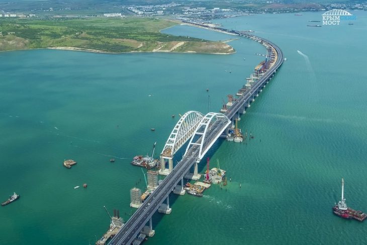 Крымский мост страдает от пробок — последние новости, видео открытия, фото