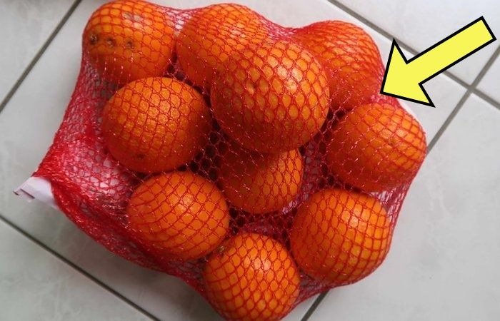 Почему апельсины именно в красной?