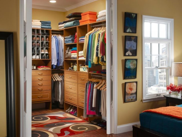 7 смелых идей для гардеробной в маленькой квартире