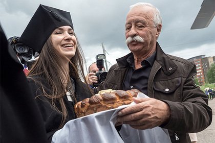Якубович пожаловался на «приходящих жрать» на «Поле чудес» россиян Якубович пожаловался на «приходящих жрать» на «Поле чудес» россиян
