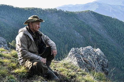 Отдых настоящих мужчин. Появились фотографии и видео отдыха Путина в горах на Енисее
