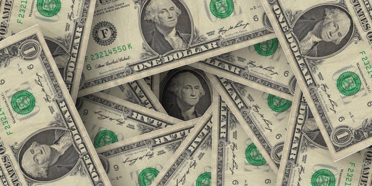 Валютные бега: что может произойти с курсом доллара США осенью