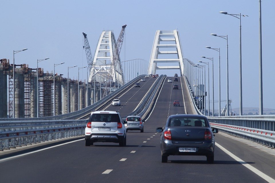 Крымский мост разрушит вулкан 