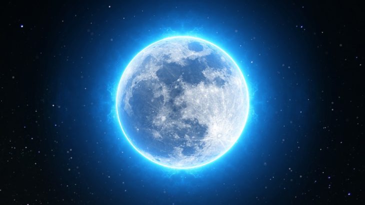 Внимание — сегодня суперлуние: Врач рассказал, как луна повлияет на здоровье россиян