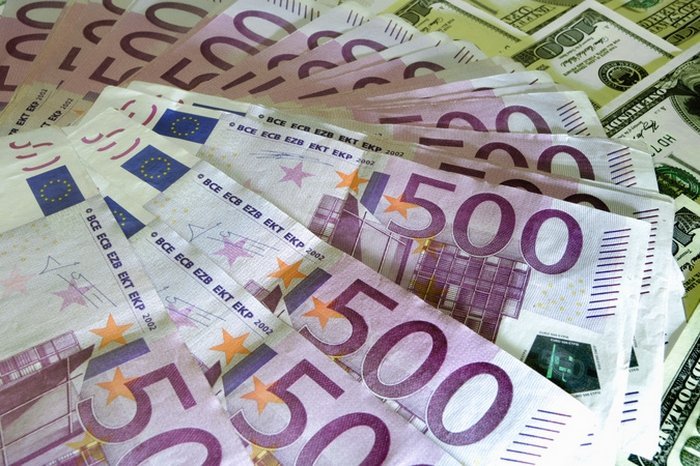ЦБ РФ выбросил на продажу иностранную валюту объемом в 150 млрд рублей