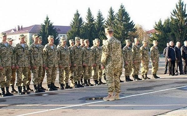 Из Львова на Донбасс едут новые каратели - новые мобилизованные в 80-ю десантную бригаду.