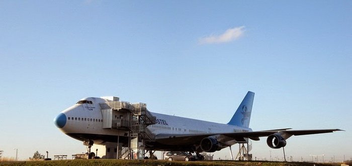 Хостел Jumbo на борту списанного самолета