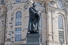 Памятник Мартину Лютеру в Дрездене (Фото: Andreas Juergensmeier, Shutterstock)