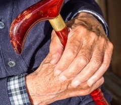 В условиях присущей Украине социальной динамичности становится острой проблема правовой защиты каждого гражданина (Фото: oneinchpunch, Shutterstock)