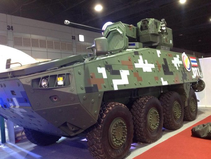 Фото автора Прототип бронетранспортера BWS 8x8 "Black Widow Spider" с рабочим боевым модулем разработки и производства "Defence Technology Institute" на выставке "Defense & Security 2015"