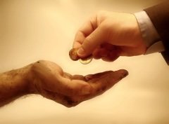 За чертой бедности живет примерно четверть населения планеты (Фото: Konstantinos Kokkinis, Shutterstock)