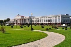 Здание Сената в Ташкенте (Фото: Eduard Kim, Shutterstock)