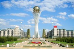 Монумент «Астана-Байтерек» — символ и главная достопримечательность столицы Казахстана (Фото: Tropinina Olga, Shutterstock)