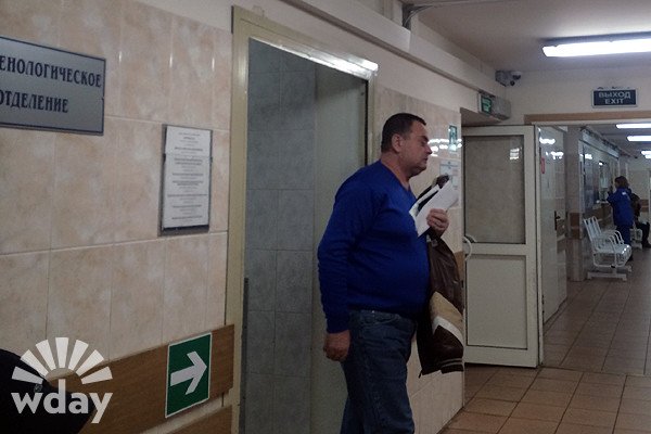 Фото: Ольга Родина, Владимир Фриске снимает побои после конфликта