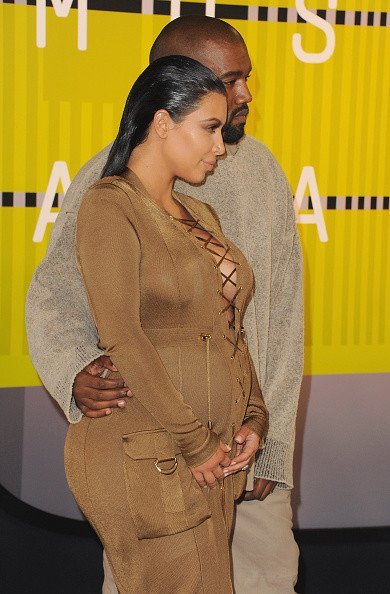 Ким с мужем Канье Уэстом на церемонии MTV Awards в августе 2015 года, Фото: Getty Images