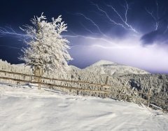 Громница — единственный день зимой, когда может приключиться гроза (Фото: Creative Travel Projects, Shutterstock)