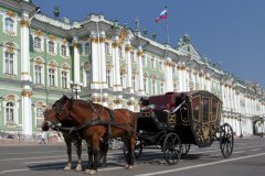 В этот день профессиональный праздник отмечают создатели и хранители культуры (Фото: cesc_assawin, Shutterstock)