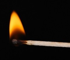 Спички на протяжении многих десятилетий были одной из незаменимых вещей и важнейших элементов человеческой жизни (Фото: Africa Studio, Shutterstock)