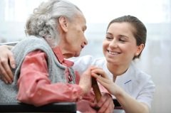 Оказание помощи пенсионерам и инвалидам, малоимущим, назначение и выплата социальных пенсий и пособий... (Фото: Alexander Raths, Shutterstock)
