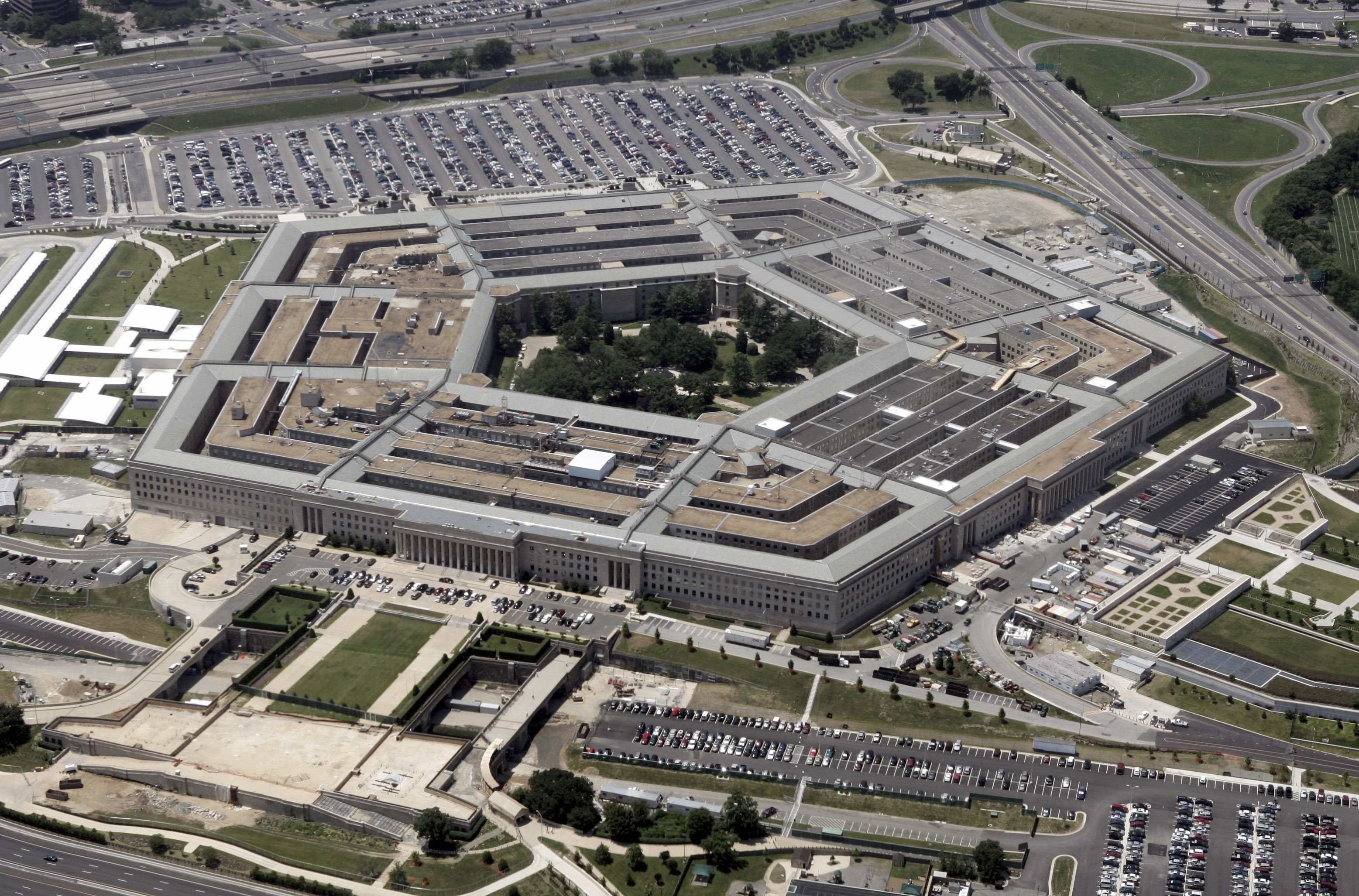 США призвали урезать бюджет Пентагону, чтобы выжить