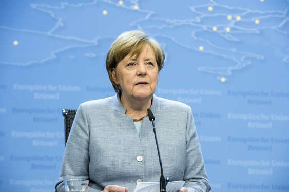 Меркель при Путине назвала Россию важным партнером в G20