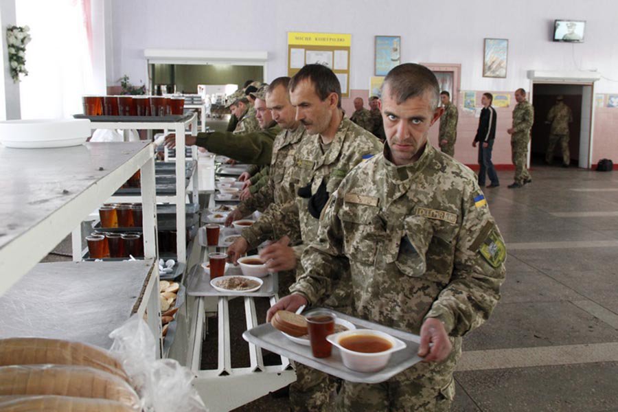 ВСУ нечем кормить: Украина может остаться без армии