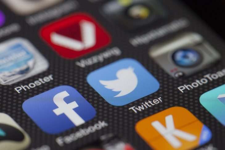 Замедлят трафик Facebook, Twitter и другим интернет-гигантам за нарушение законодательства России