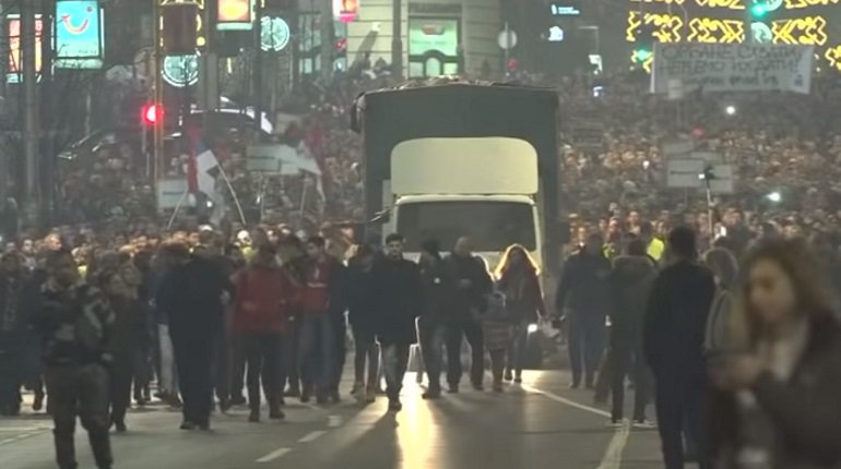 Протесты в Сербии. Фото: кадр видео