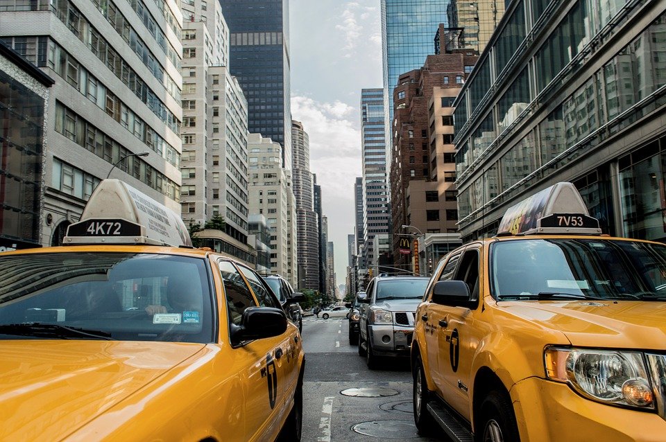 От шашечек до GPS: удивительные факты о мире такси и перевозок